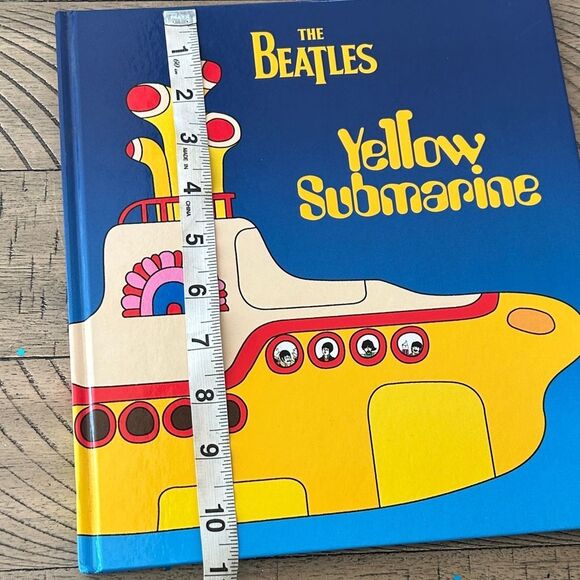 The Beatles Yellow Submarine Book - Picture 15 of 17